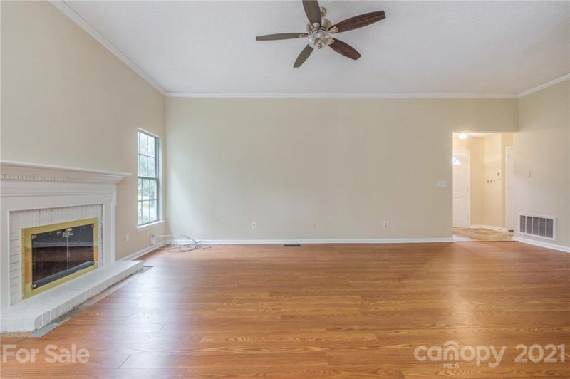 Property image 3 at 11100 Kempsford Drive, Charlotte, NC 28262