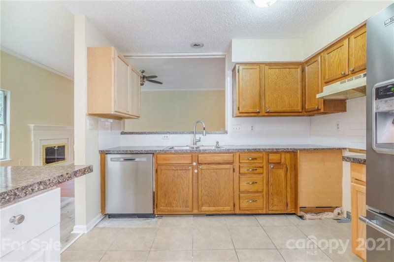 Property image 4 at 11100 Kempsford Drive, Charlotte, NC 28262