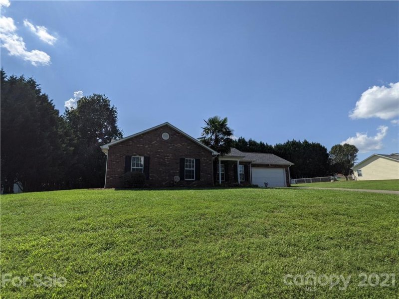 Property image 4 at 5033 Stetson Lane, Claremont, NC 28610