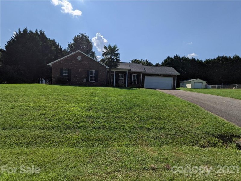 Property image 5 at 5033 Stetson Lane, Claremont, NC 28610