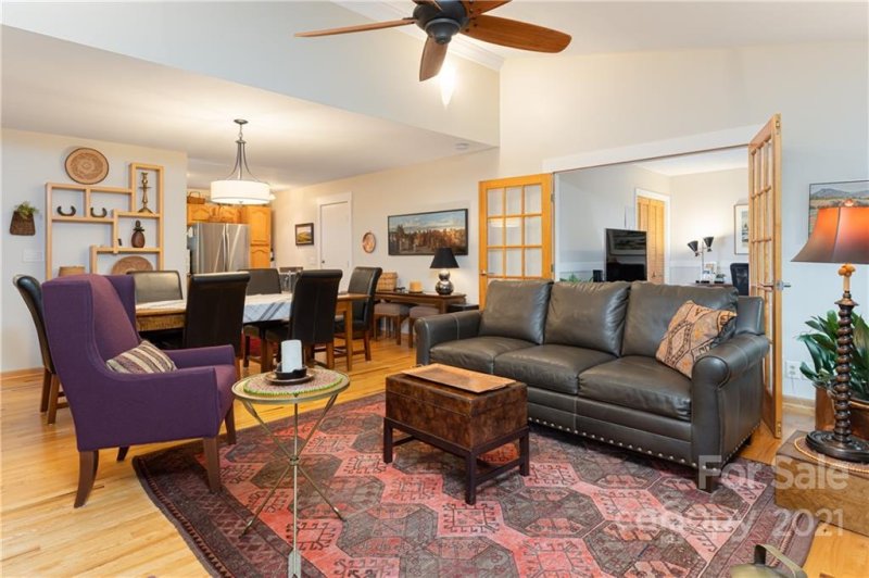 Property image 4 at 35 Larkspur Court, Asheville, NC 28805