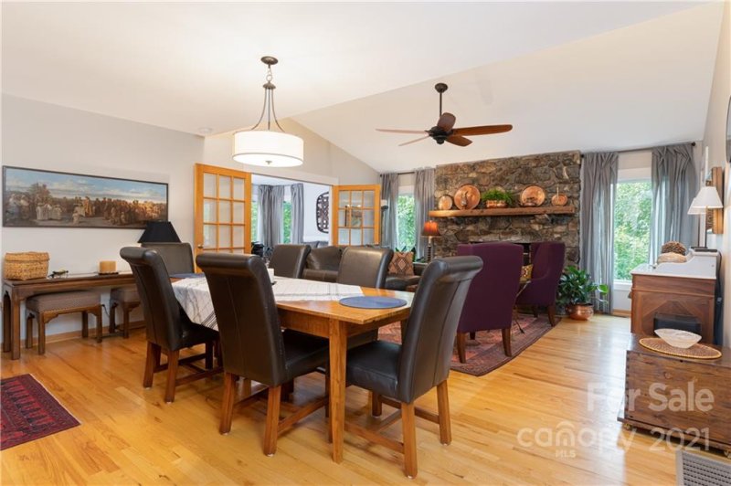 Property image 5 at 35 Larkspur Court, Asheville, NC 28805