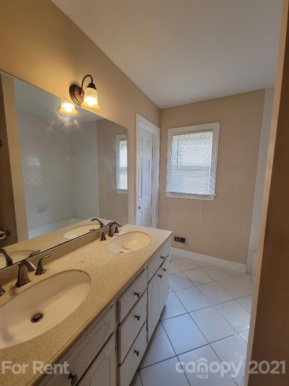 Property image 5 at 318 Oshanta Court, Charlotte, NC 28270