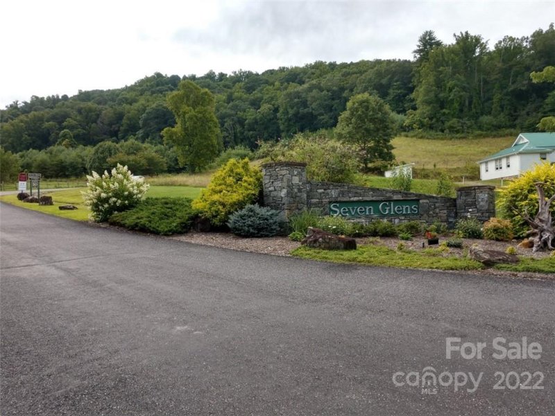 Property image 2 at 926 Seven Glens Drive, Weaverville, NC 28787