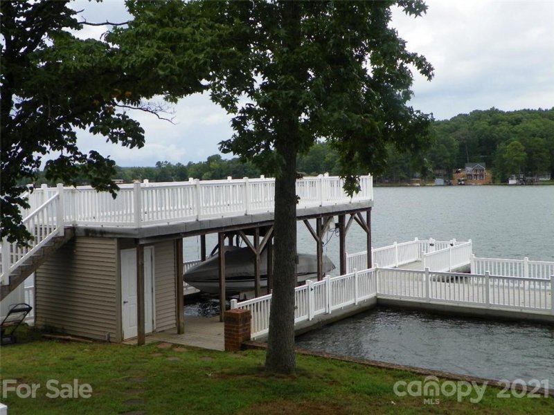 Property image 4 at 762 Pinehaven Drive, New London, NC 28127