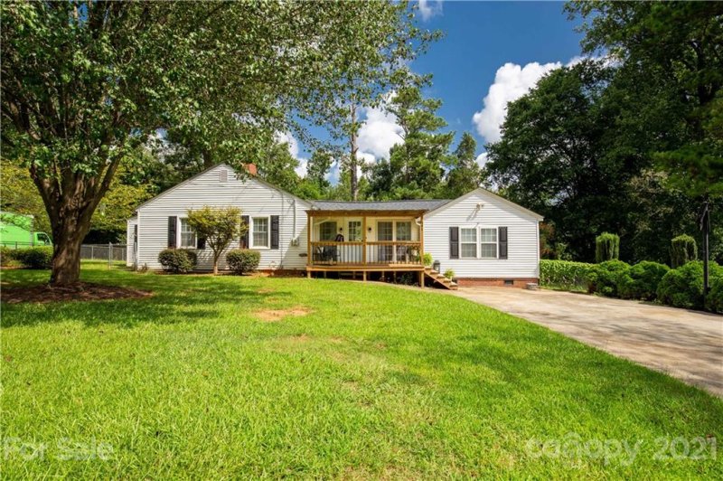 Property image 2 at 961 Confederate Avenue, Lancaster, SC 29720