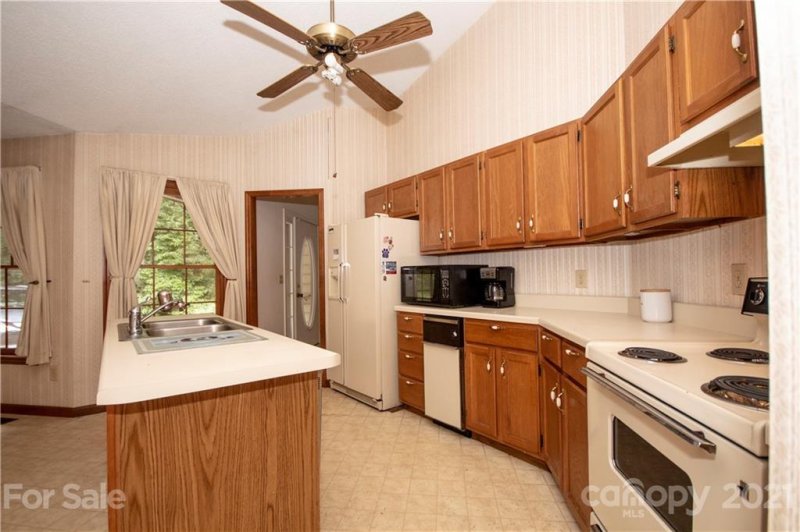 Property image 3 at 449 Oak Ridge Drive, Clyde, NC 28721