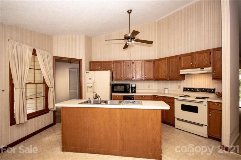 Property image 4 at 449 Oak Ridge Drive, Clyde, NC 28721