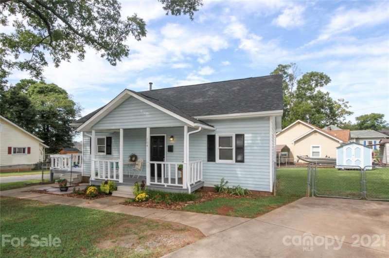 Property image 3 at 104 Madora Street, Mount Holly, NC 28120