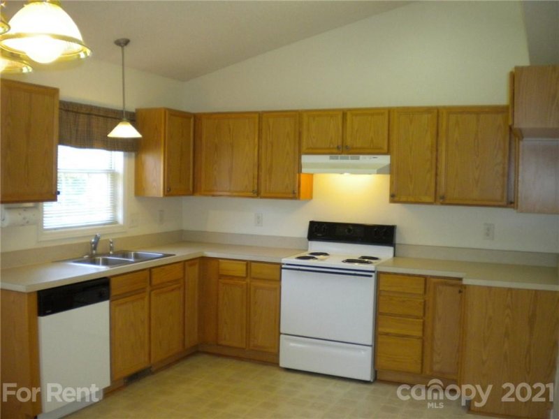 Property image 2 at 3576 Seminole Drive, Maiden, NC 28650