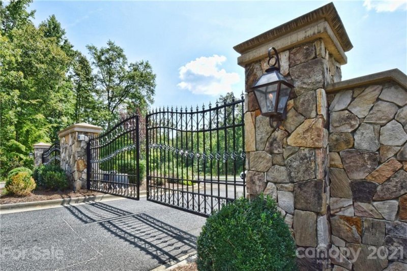Property image 2 at 7340 Barrington Ridge Drive, Fort Mill, SC 29707