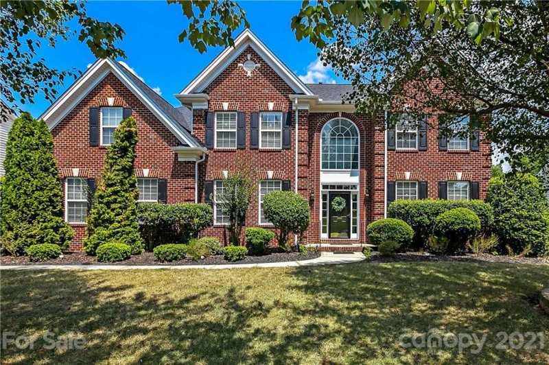 2088 Woodstream Road