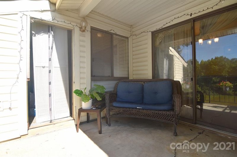 Property image 4 at 4824 Spring Lake Drive, Charlotte, NC 28212