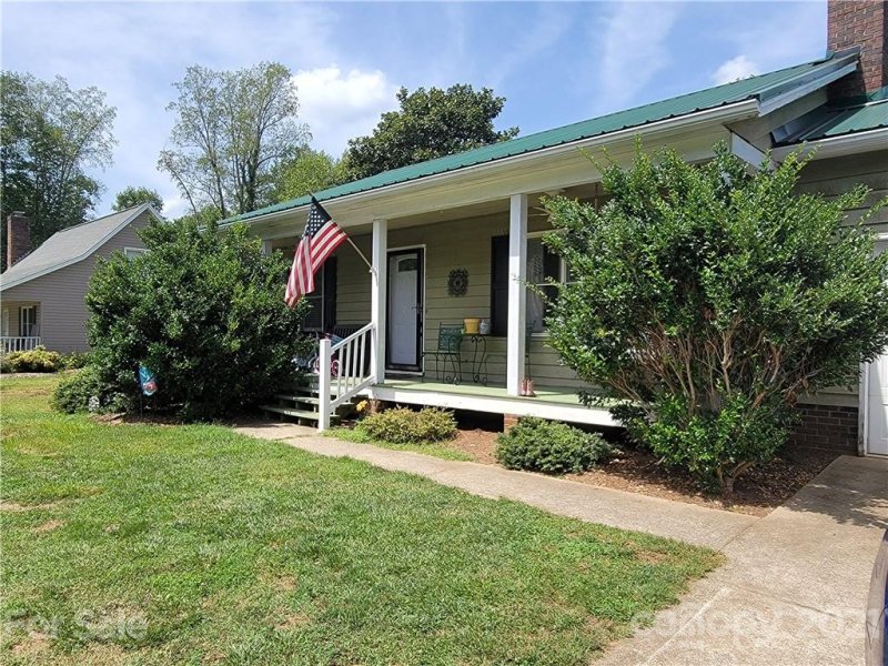 Property image 4 at 4874 Maggie Drive, Hickory, NC 28602