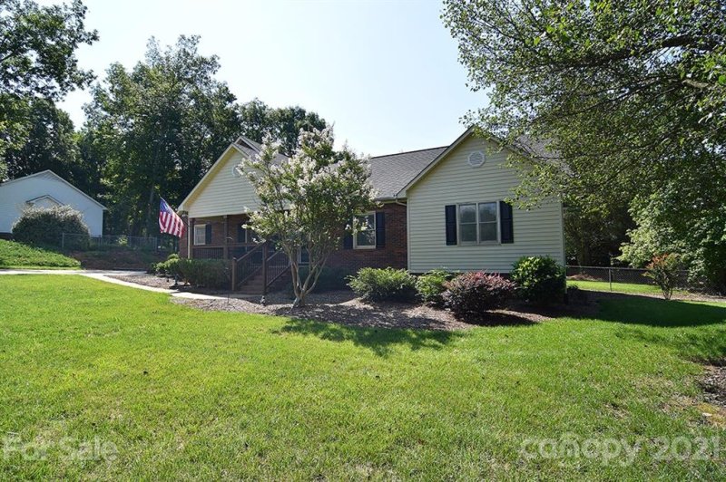 Property image 3 at 2693 Saddlewood Circle, Concord, NC 28027