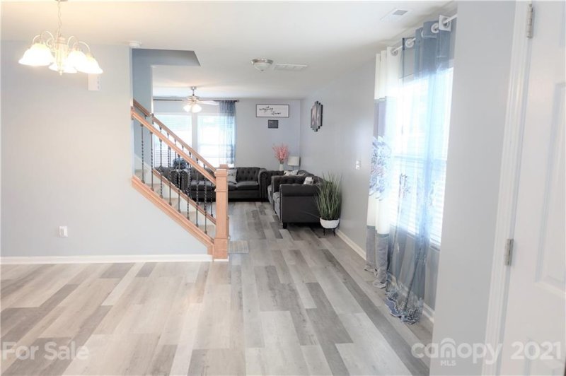 Property image 3 at 6121 Fazenda Drive, Charlotte, NC 28214