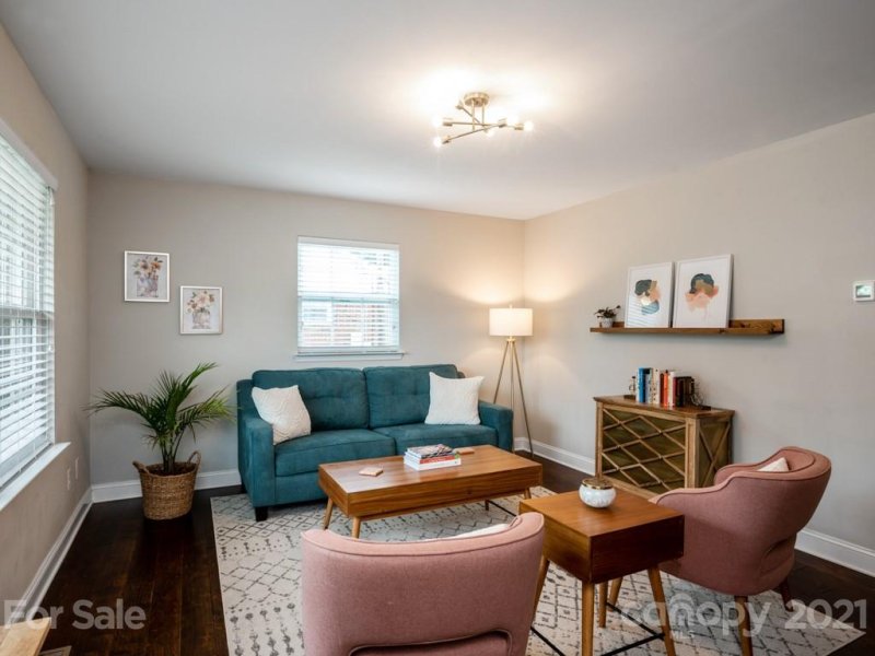 Property image 2 at 2531 Tanglebrook Lane, Charlotte, NC 28216