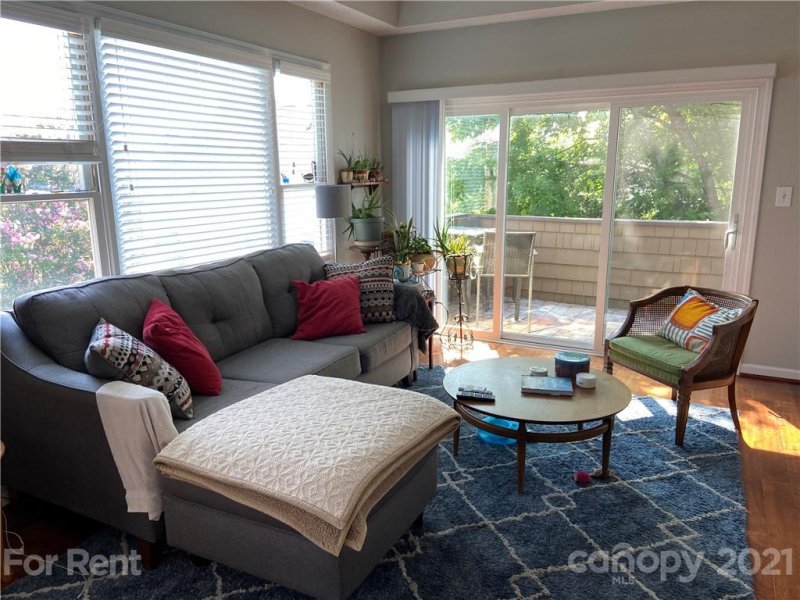 Property image 3 at 1101 E Morehead Street, Charlotte, NC 28204