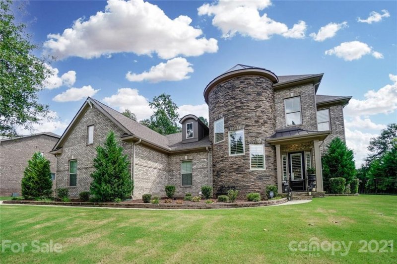 Property image 2 at 16035 Alsace Drive, Charlotte, NC 28278