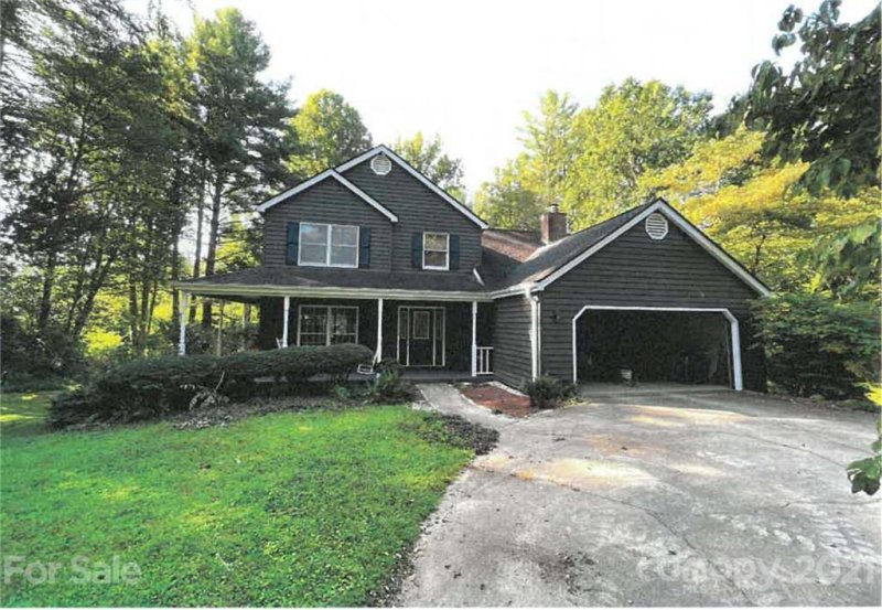 Property image 2 at 212 Deerpath Lane, Hendersonville, NC 28739