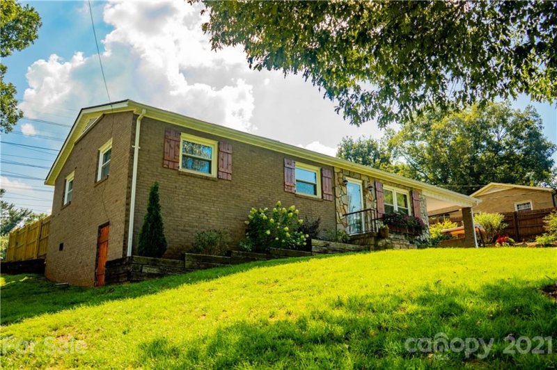 Property image 2 at 9118 Wilson Heights Avenue, Hildebran, NC 28637