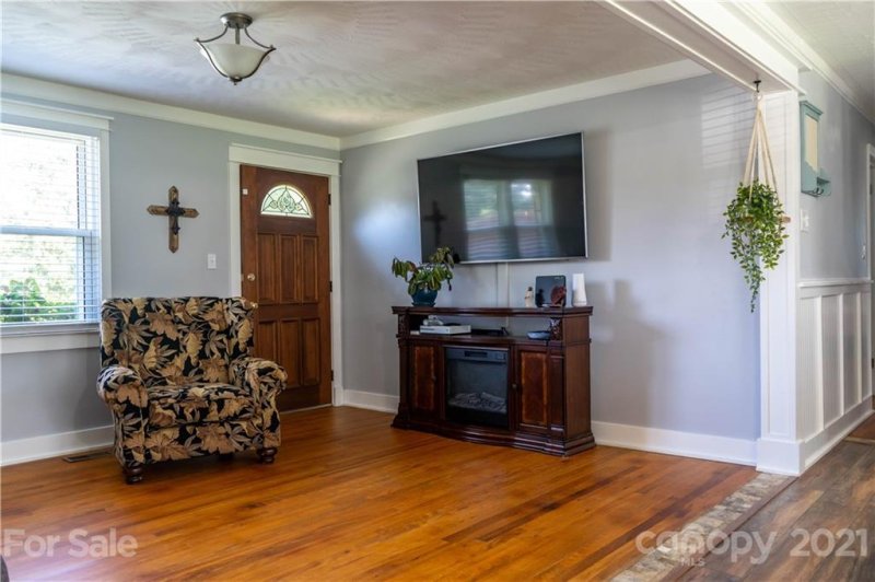 Property image 4 at 9118 Wilson Heights Avenue, Hildebran, NC 28637