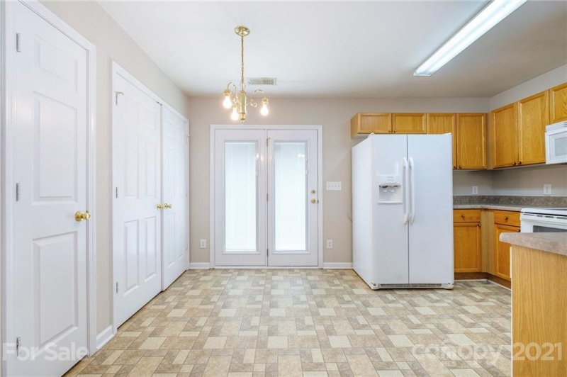 Property image 5 at 5716 Henderson Oaks Drive, Charlotte, NC 28269