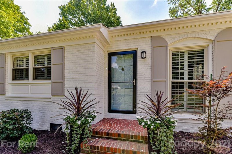 Property image 2 at 1231 Fox Run Drive, Charlotte, NC 28212