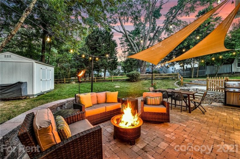 Property image 4 at 1231 Fox Run Drive, Charlotte, NC 28212