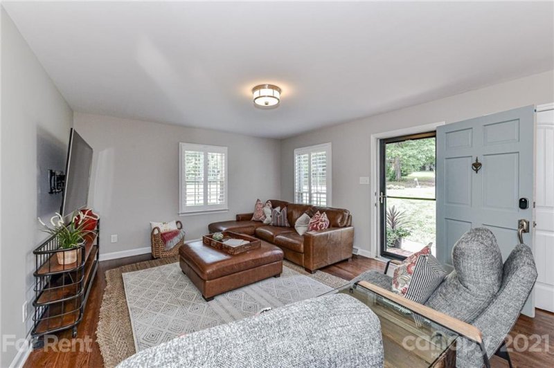 Property image 5 at 1231 Fox Run Drive, Charlotte, NC 28212