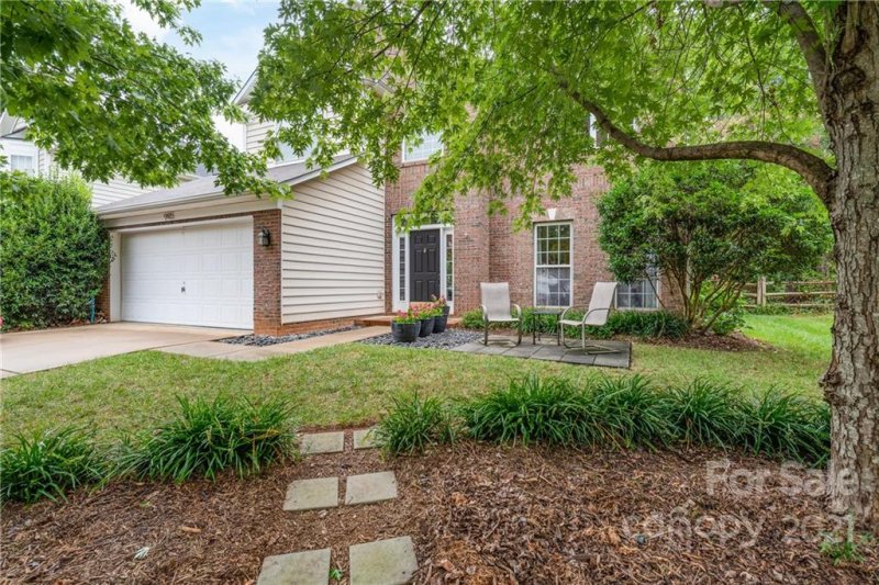 Property image 2 at 9415 Willow Tree Lane, Charlotte, NC 28277