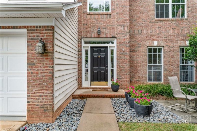 Property image 3 at 9415 Willow Tree Lane, Charlotte, NC 28277