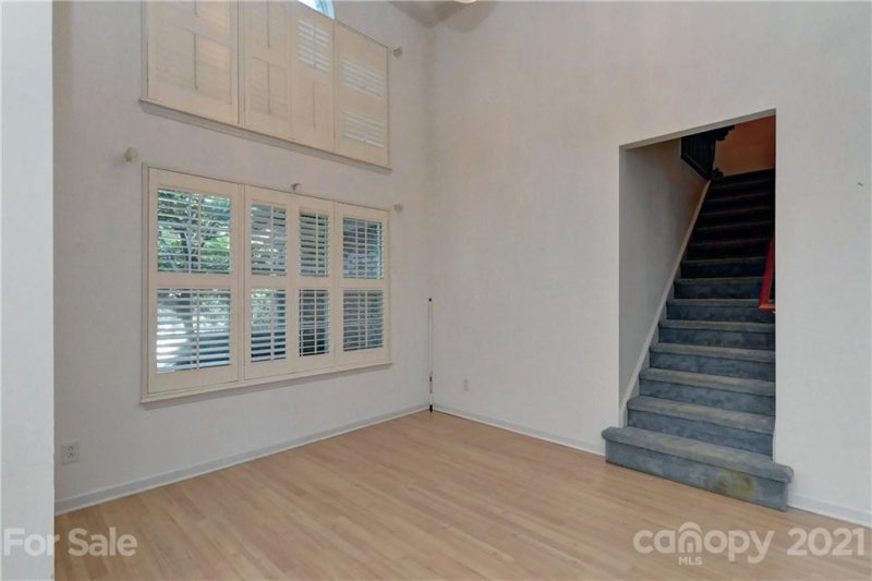 Property image 5 at 6808 Loretta Place, Charlotte, NC 28215