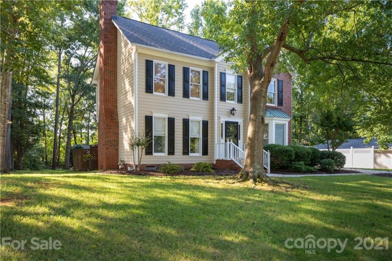 1954 Steeplechase Drive