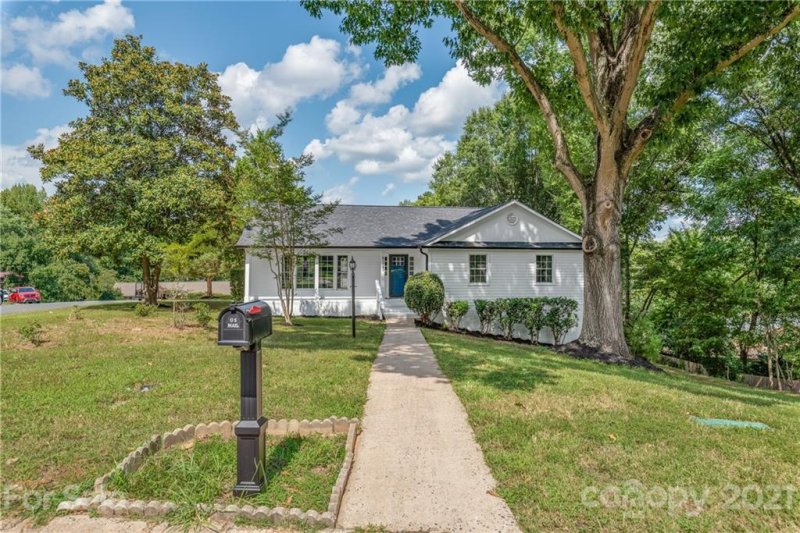 Property image 2 at 8323 Cliffside Drive, Charlotte, NC 28270