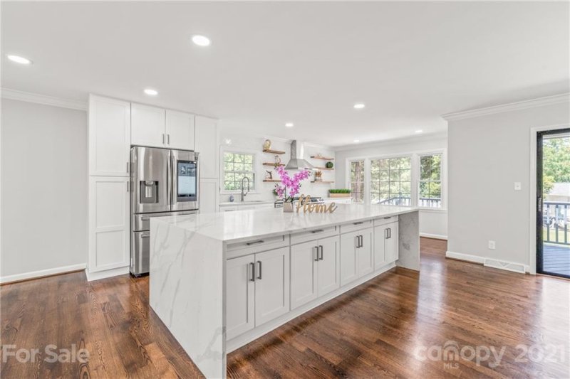 Property image 5 at 8323 Cliffside Drive, Charlotte, NC 28270