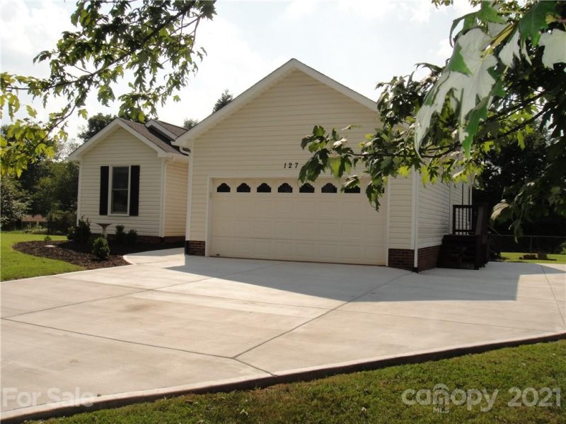 Property image 5 at 127 Rumple Hill Drive, Statesville, NC 28677