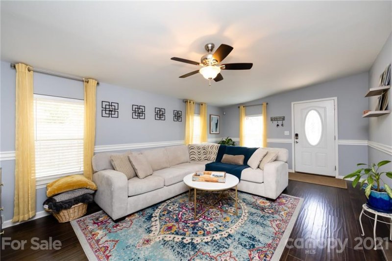 Property image 4 at 312 Leafmore Drive, Charlotte, NC 28213