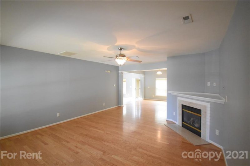 Property image 2 at 1513 Ladora Drive, Charlotte, NC 28262