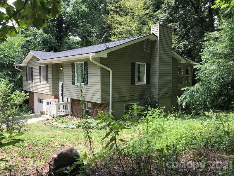 Property image 2 at 8 Tuckaway Drive, Asheville, NC 28803