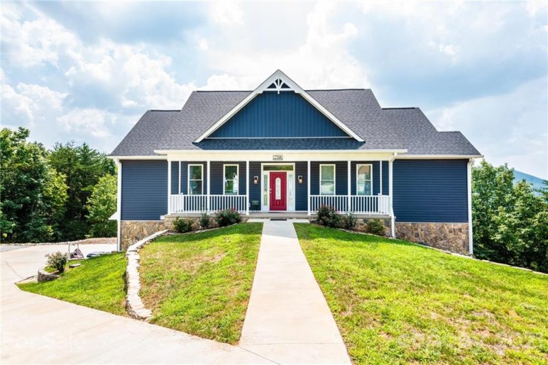 Property image 2 at 7768 Pinecone Lane, Hickory, NC 28602