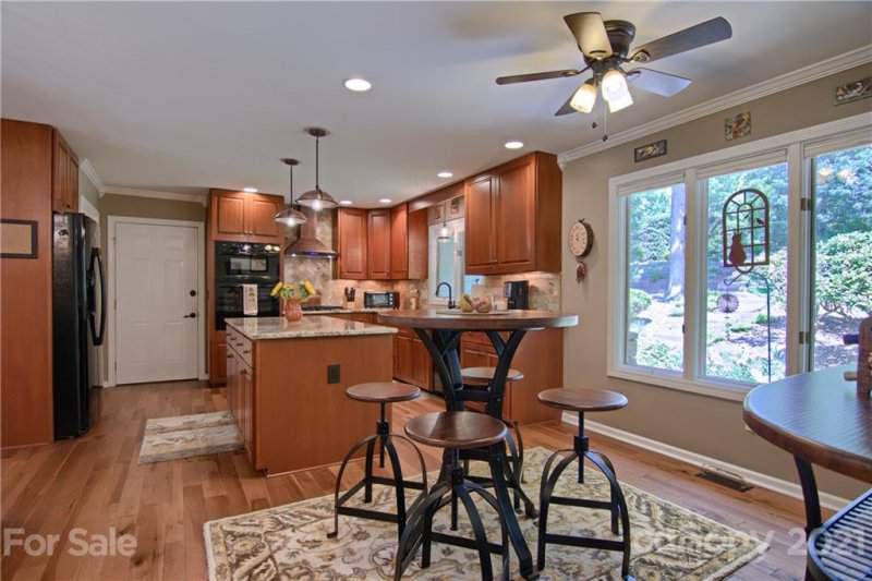 Property image 3 at 2009 Mountain Ash Circle, Hendersonville, NC 28739