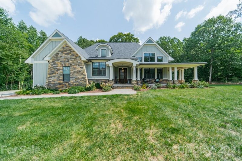 Property image 4 at 3248 Stonemill Path, Sherrills Ford, NC 28673