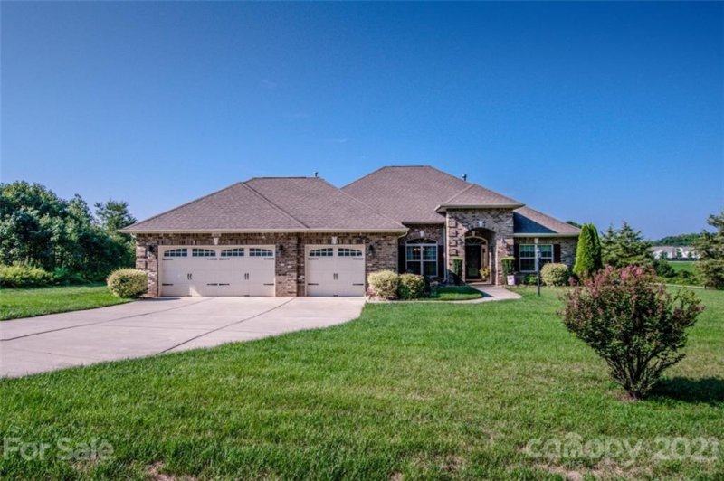 Property image 2 at 634 Houston Road, Troutman, NC 28166