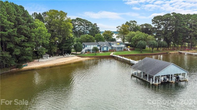 656 Isle Of Pines Road