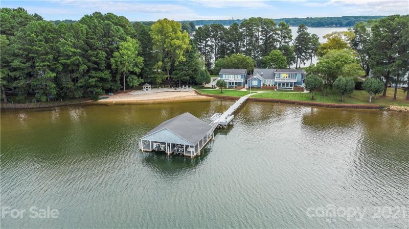 Property image 2 at 656 Isle Of Pines Road, Mooresville, NC 28117