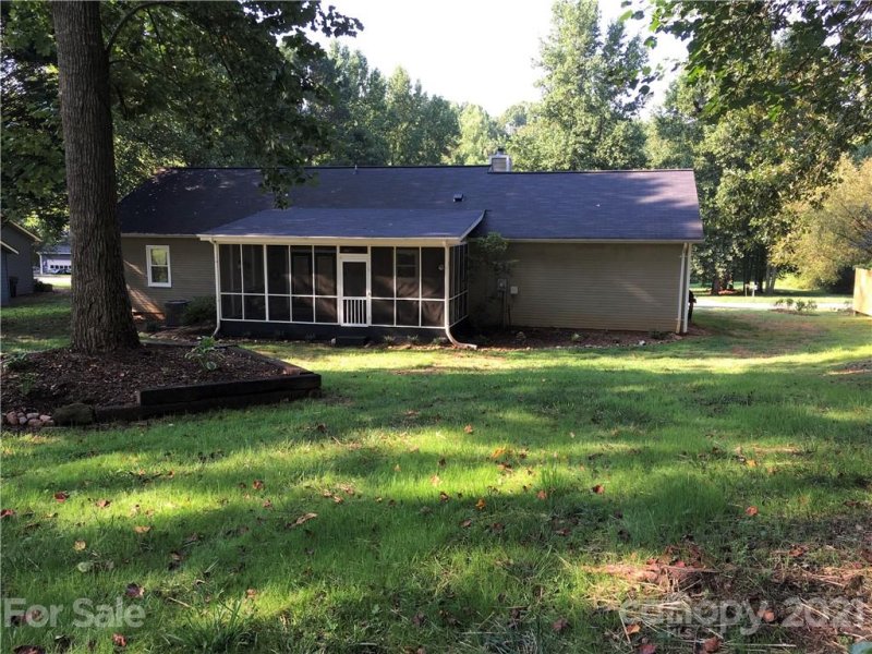 Property image 4 at 3984 Seaver Court, Hickory, NC 28602