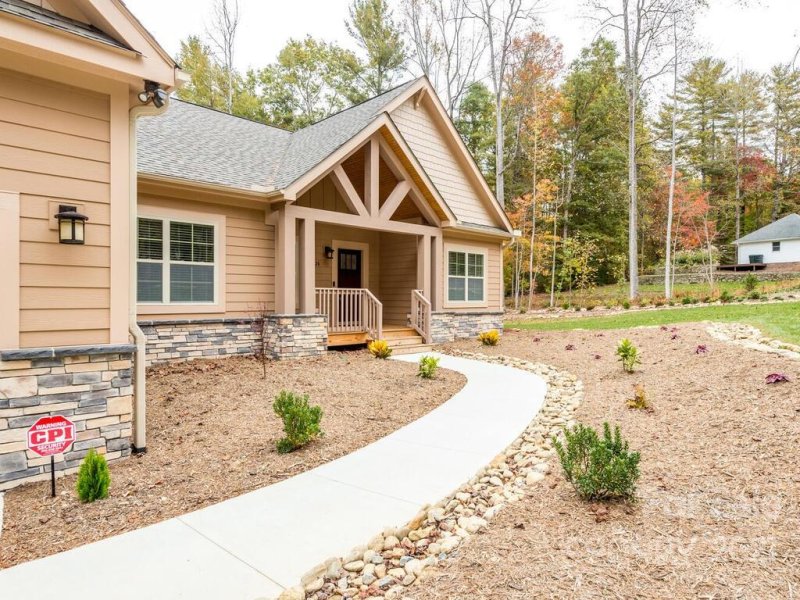 Property image 4 at 24 Mountain Lake Drive, Hendersonville, NC 28739