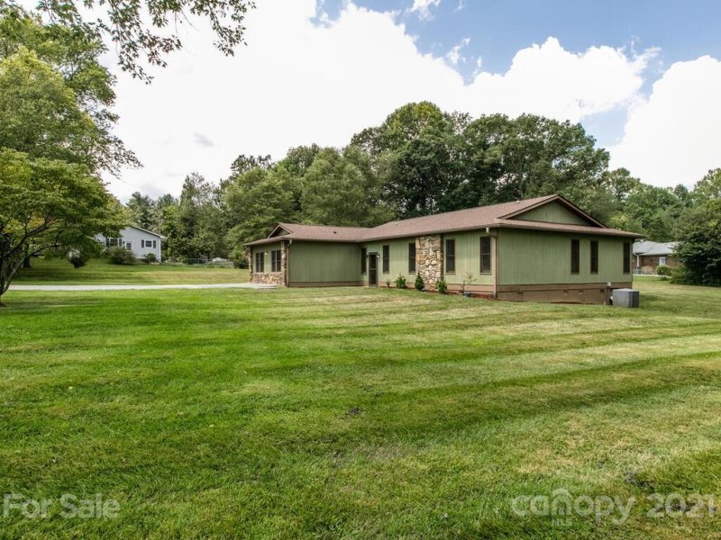 Property image 5 at 305 Melissa Way, Hendersonville, NC 28791