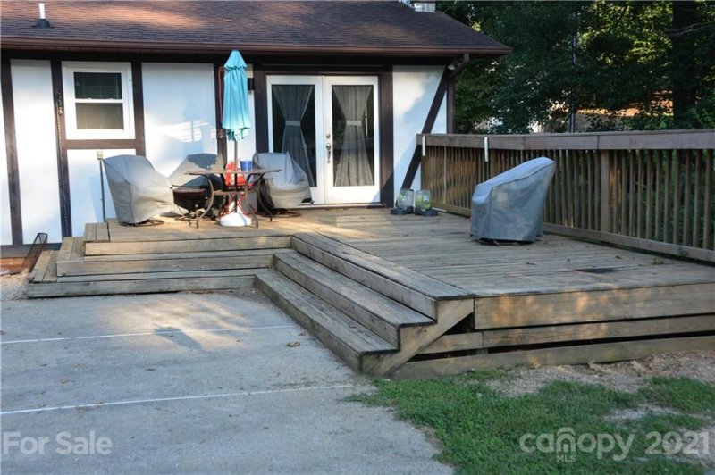 Property image 4 at 55 Lakeview Drive, Marion, NC 28752